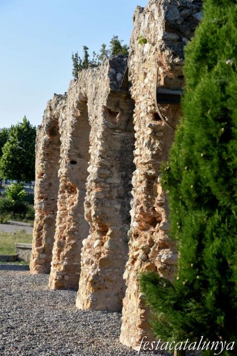 Aqüeducte romà dels Arcs a Sant Jaume dels Domenys ***