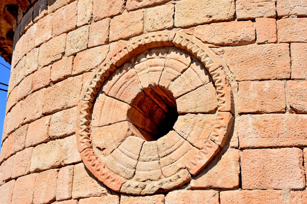 Església romànica de Santa Maria del Camí a Veciana ***