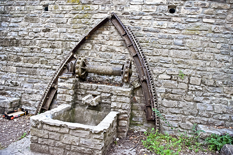Molí de la Roda i ermita de Santa Maria de les Olles a Veciana