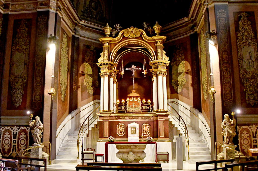 Capella del Sant Crist o Capella Fonda de Santa Maria d'Igualada ***