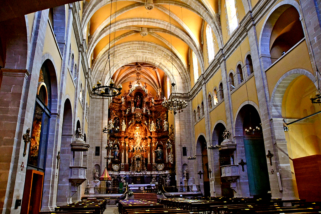 Temple renaixentista de Santa Maria d'Igualada ***