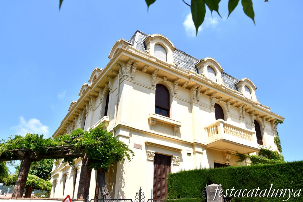 La Garriga - Carrer del Figueral - Casa Ramon o Casa Carles Vives