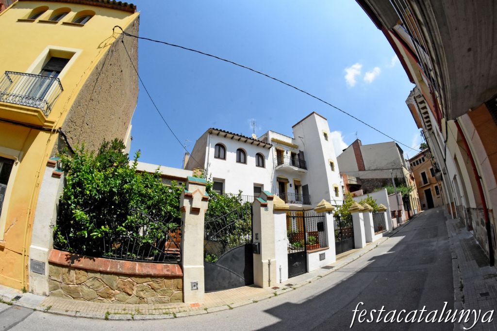 La Garriga - Passeig dels Til·lers i entorn - Casa Dolors Vilar, Carrer Samalús