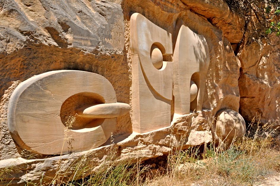 Escultura Formats a la Natura a Caseres