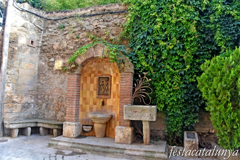 Capellades - Font del carrer Fondo o de la Muralla de l'Hort de la Vila