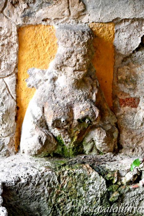 Capellades - Veïnat de la Font de la Reina - Font 