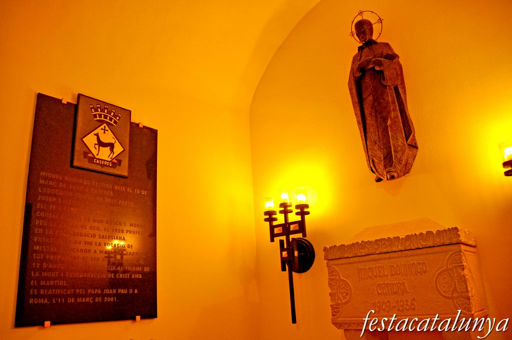 Caseres - Església parroquial de Santa Magdalena