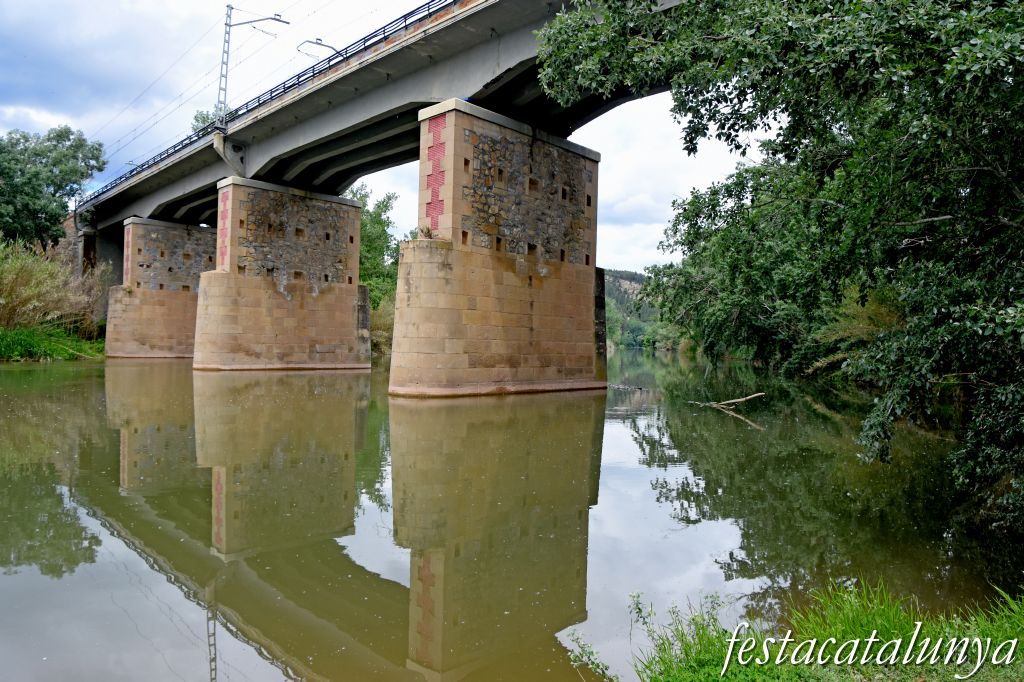 Aiguabarreig de dos rius al terme de Castellgalí: Cardener i Llobregat 