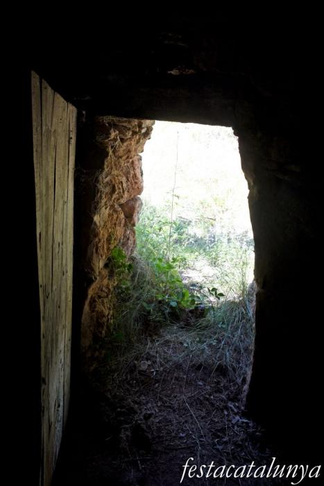 La Torre de Claramunt - Barraques de pedra seca - Barraca  i bassa de cal Cosme