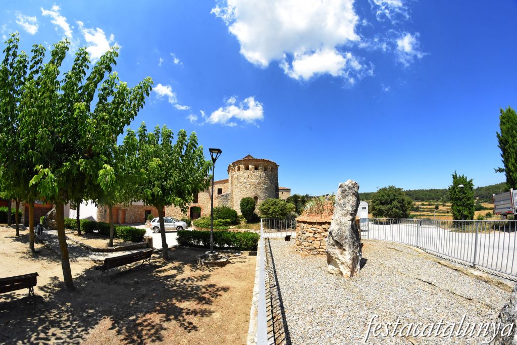 La Torre de Claramunt - Menhir de Cabrera o Pedra Dreta de Vilanova d'Espoia