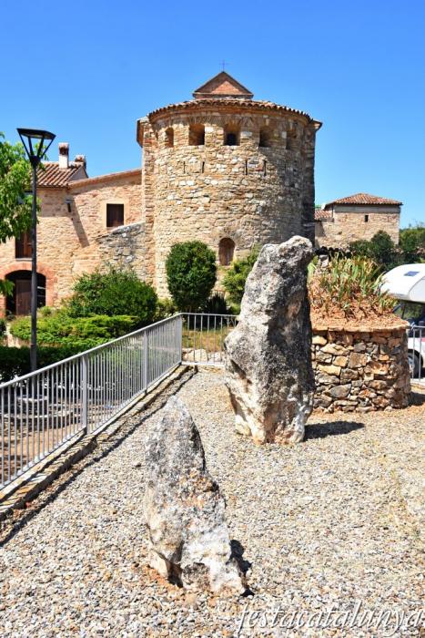La Torre de Claramunt - Menhir de Cabrera o Pedra Dreta de Vilanova d'Espoia 