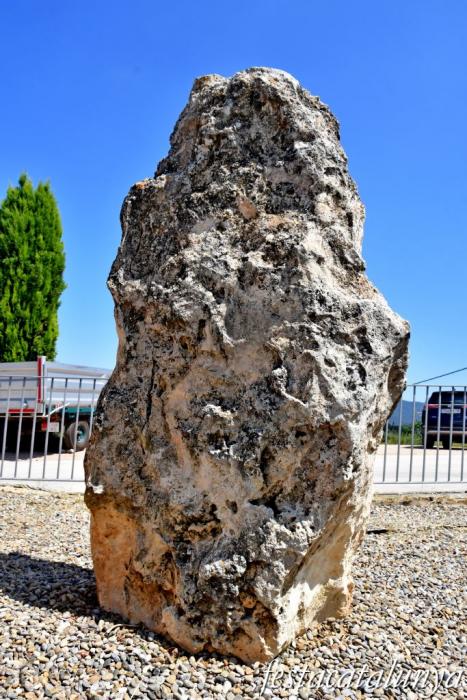 La Torre de Claramunt - Menhir de Cabrera o Pedra Dreta de Vilanova d'Espoia