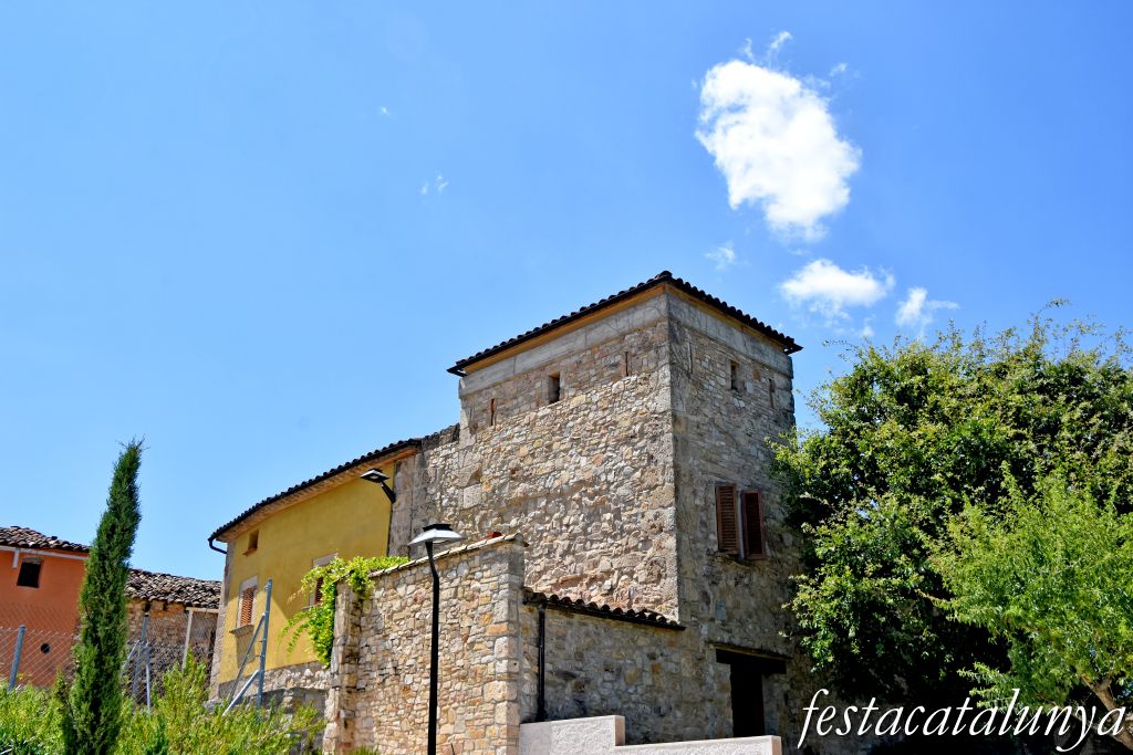 La Torre de Claramunt - Nucli històric de Vilanova d'Espoia - Cal Batista