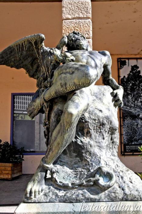 Igualada - Escultures urbanes - Prometeu encadenat