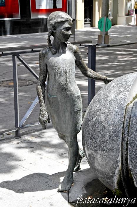 Igualada - Escultures urbanes - Nena de la Font