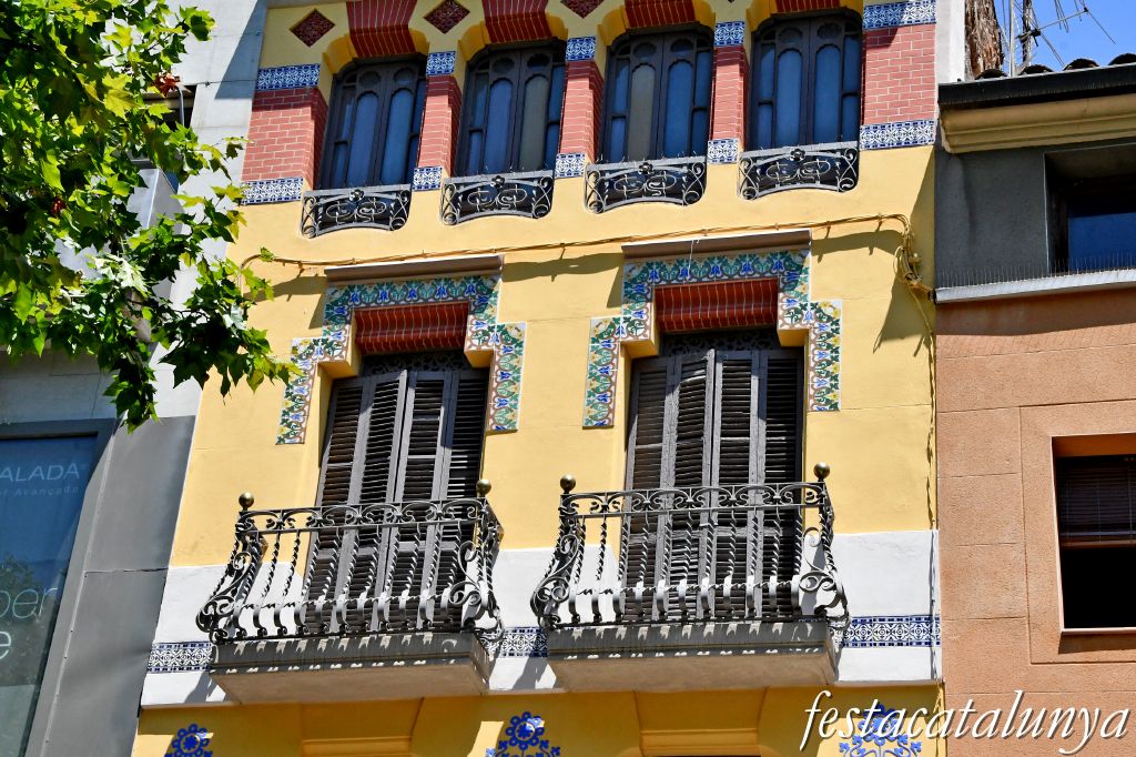 Igualada - L'Agència Igualadina o Casa Francesc Oller