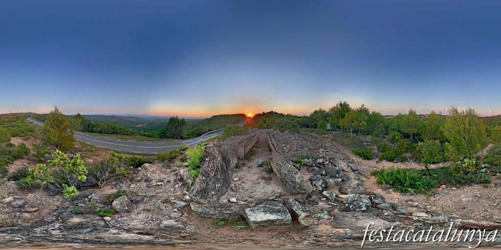 Rubió - Sepulcre megalític de les Malloles o de Pedrafita