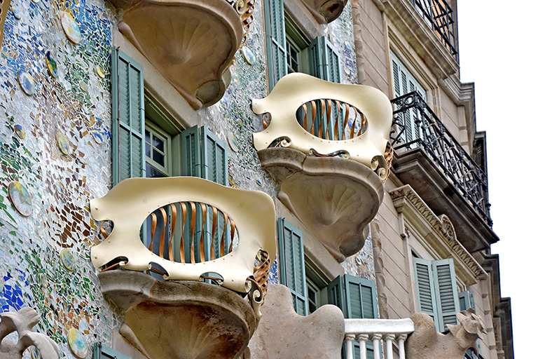 Façana principal de la casa Batlló ***