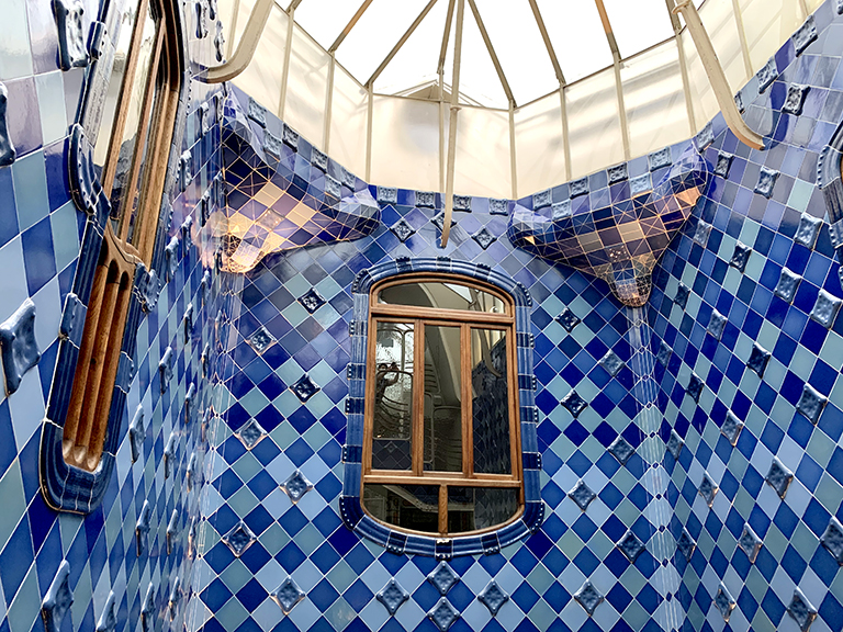 Patis interiors de la Casa Batlló ***