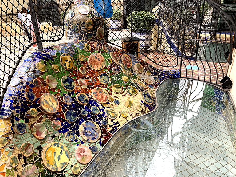 Façana i terrassa posterior de la Casa Batlló ***