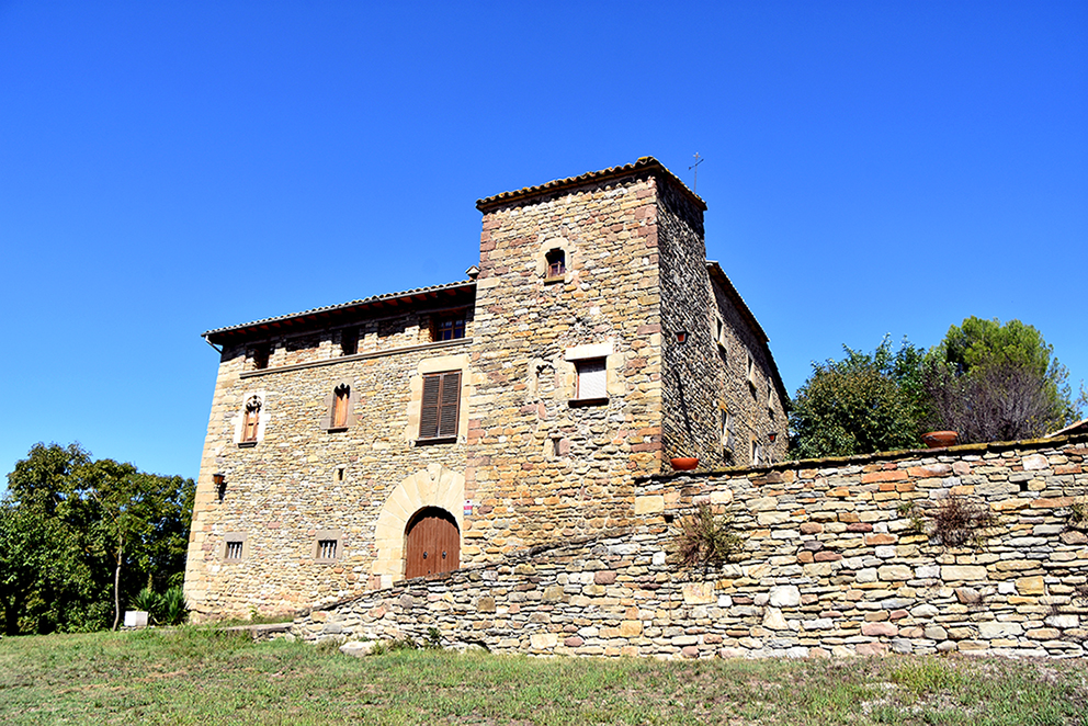 Castell i capella de Torroella a Santa Eulàlia de Riuprimer