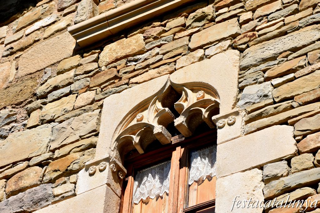 Santa Eulàlia de Riuprimer - Castell i capella de Torroella