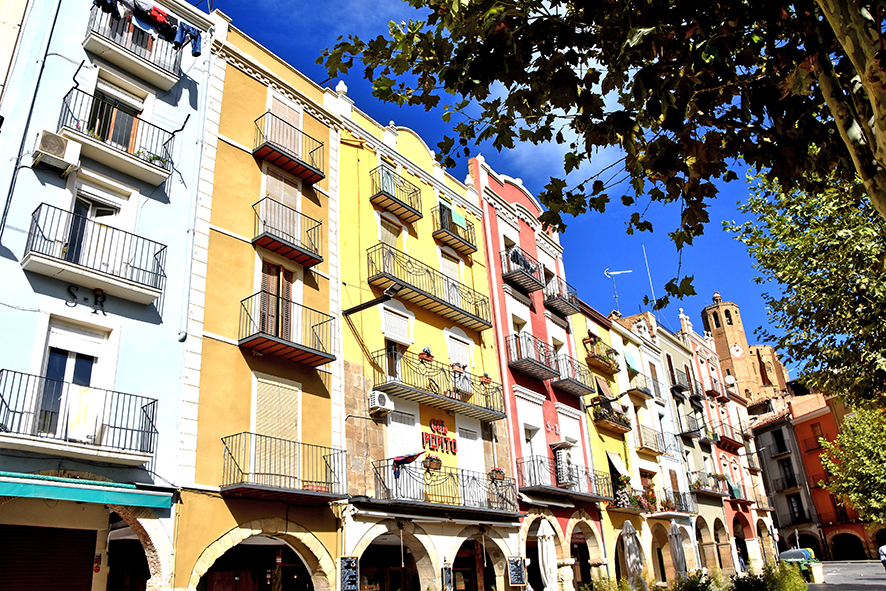 Plaça del Mercadal de Balaguer ***
