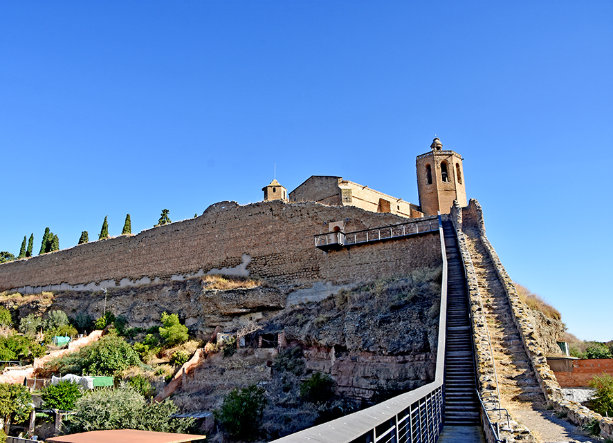 Recinte emmurallat i portals de Balaguer ***