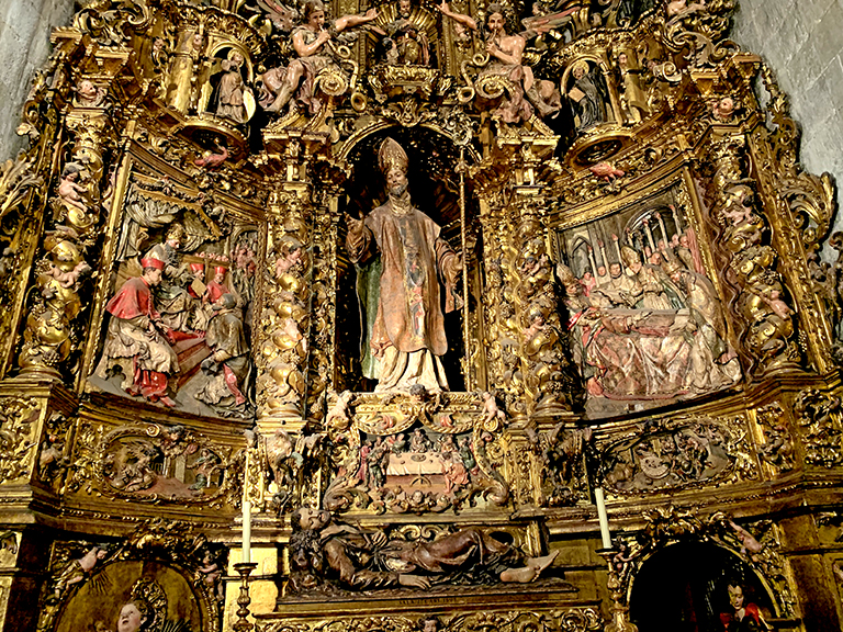 Capelles del costat de l'Epístola de la catedral de Barcelona (entrant a la dreta) ***