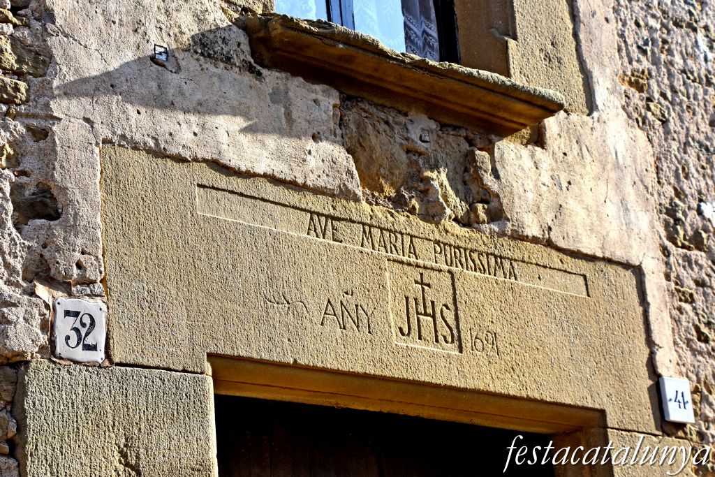 Folgueroles - Llindes i decoracions de les façanes