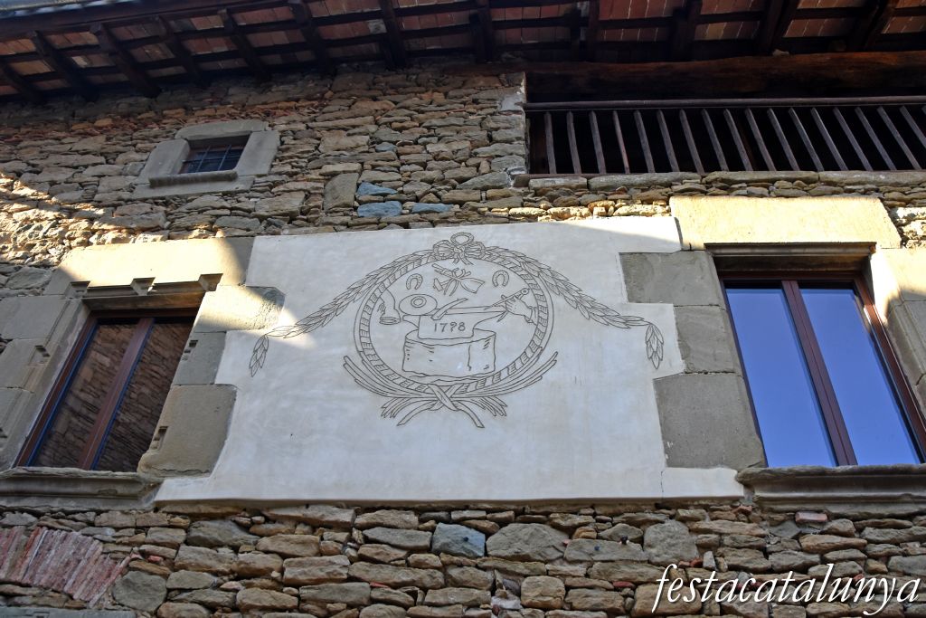 Folgueroles - Llindes i decoracions de les façanes 