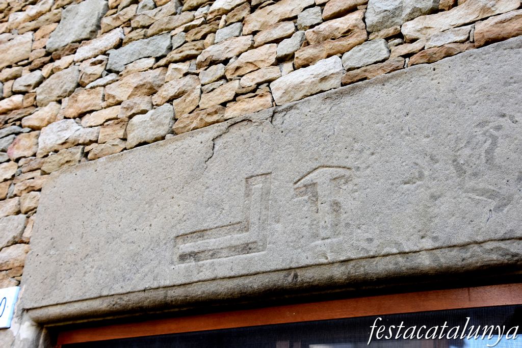 Folgueroles - Llindes i decoracions de les façanes