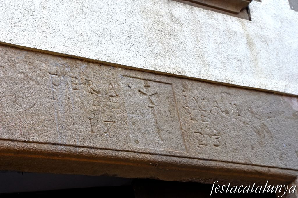 Folgueroles - Llindes i decoracions de les façanes