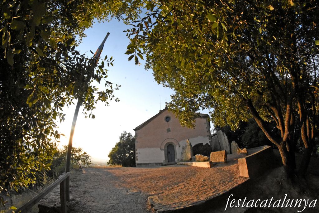 Folgueroles - Ermita de Sant Jordi de Puigseslloses