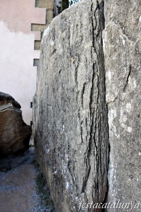 Folgueroles - Dolmen de Puigseslloses