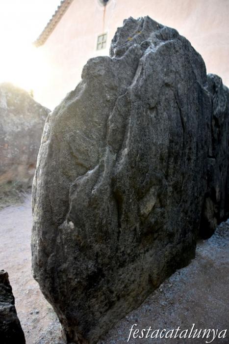Folgueroles - Dolmen de Puigseslloses