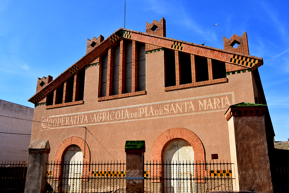 Nucli històric fora de l'antic recinte emmurallat del Pla de Santa Maria