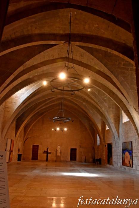 Vimbodí i Poblet - Cups i antics dormitoris dels Conversos 