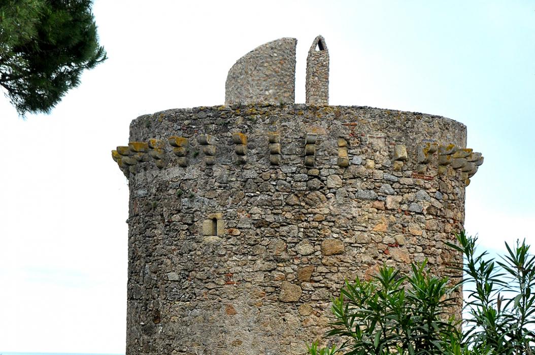 Torres de guaita i pirates a Santa Susanna