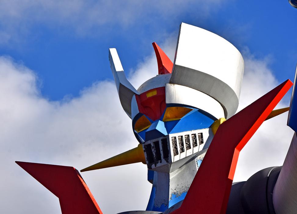 Escultura de Mazinger Z a Cabra del Camp ***