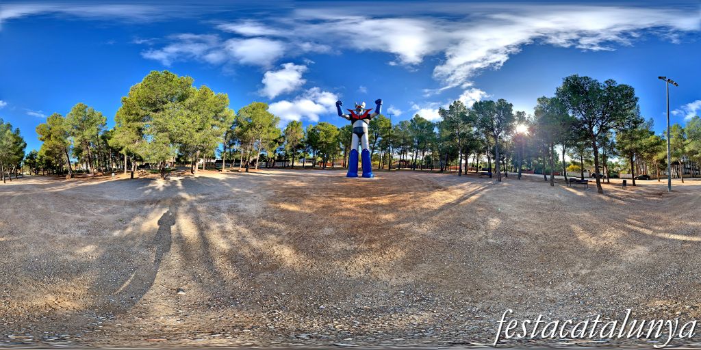 Cabra del Camp - Escultura de Mazinger Z 