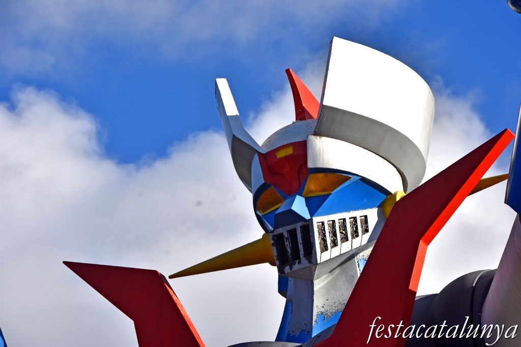 Cabra del Camp - Escultura de Mazinger Z 