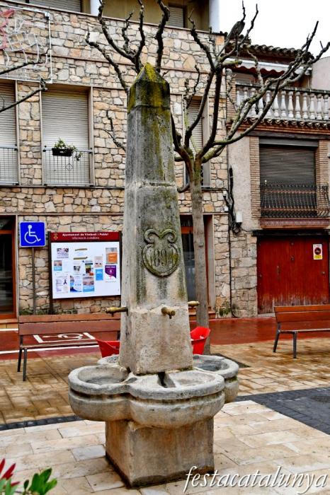 Vimbodí i Poblet - Nucli Històric - Plaça Major - Font