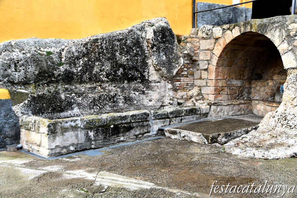 Vimbodí i Poblet - Safareigs de les Roques i Font del Nínxol 