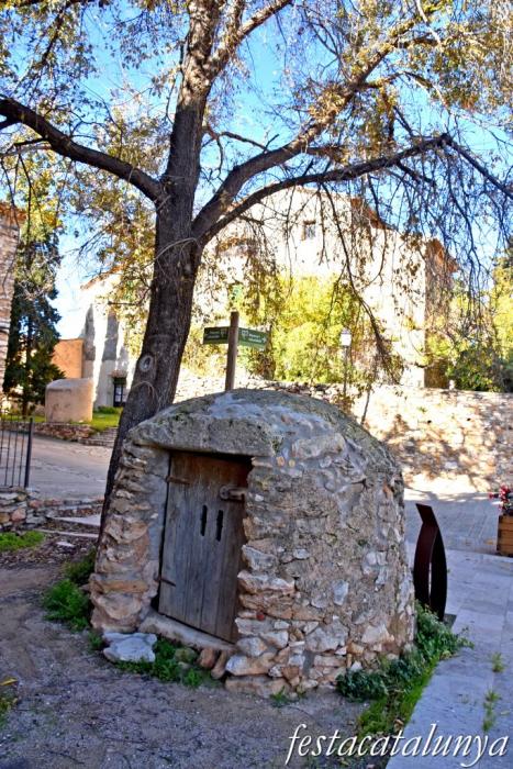Masllorenç - Plaça de l'Om de Masarbonès 