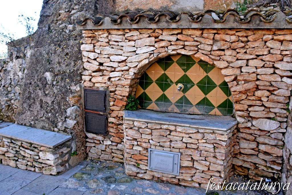 Masllorenç - Plaça de l'Om de Masarbonès