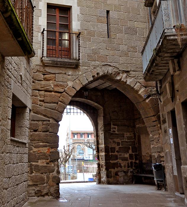 Portal de l'Àngel i Muralla de Guissona ***