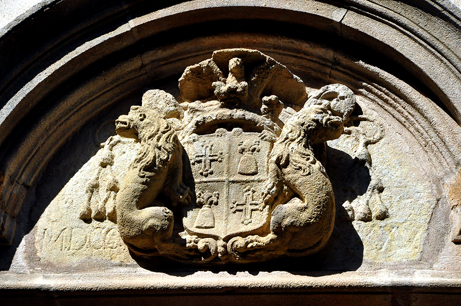 Palau abacial del monestir de Sant Cugat del Vallès ***