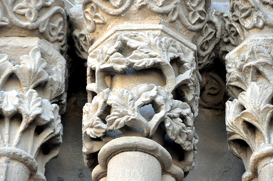 Portalada del monestir de Sant Cugat del Vallès ***