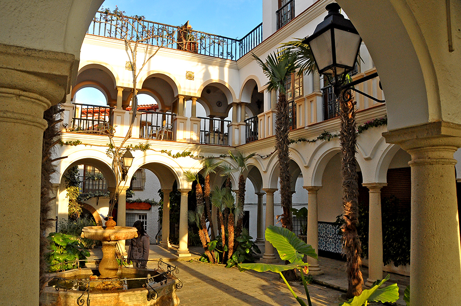 Roc de Sant Gaietà de Roda de Berà ***